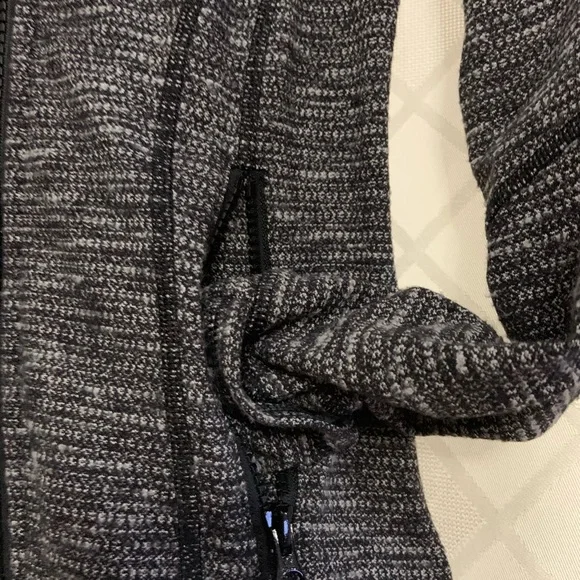 Lululemon sit-up jacket size 4 - Picture 8 of 8